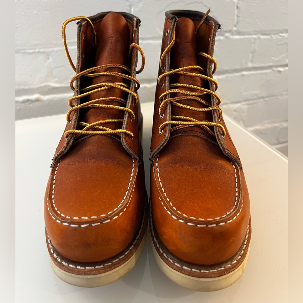 REDWING 6-INCH CLASSIC MOC
WOMEN'S SHORT BOOT IN ORO LEGACY LEATHER